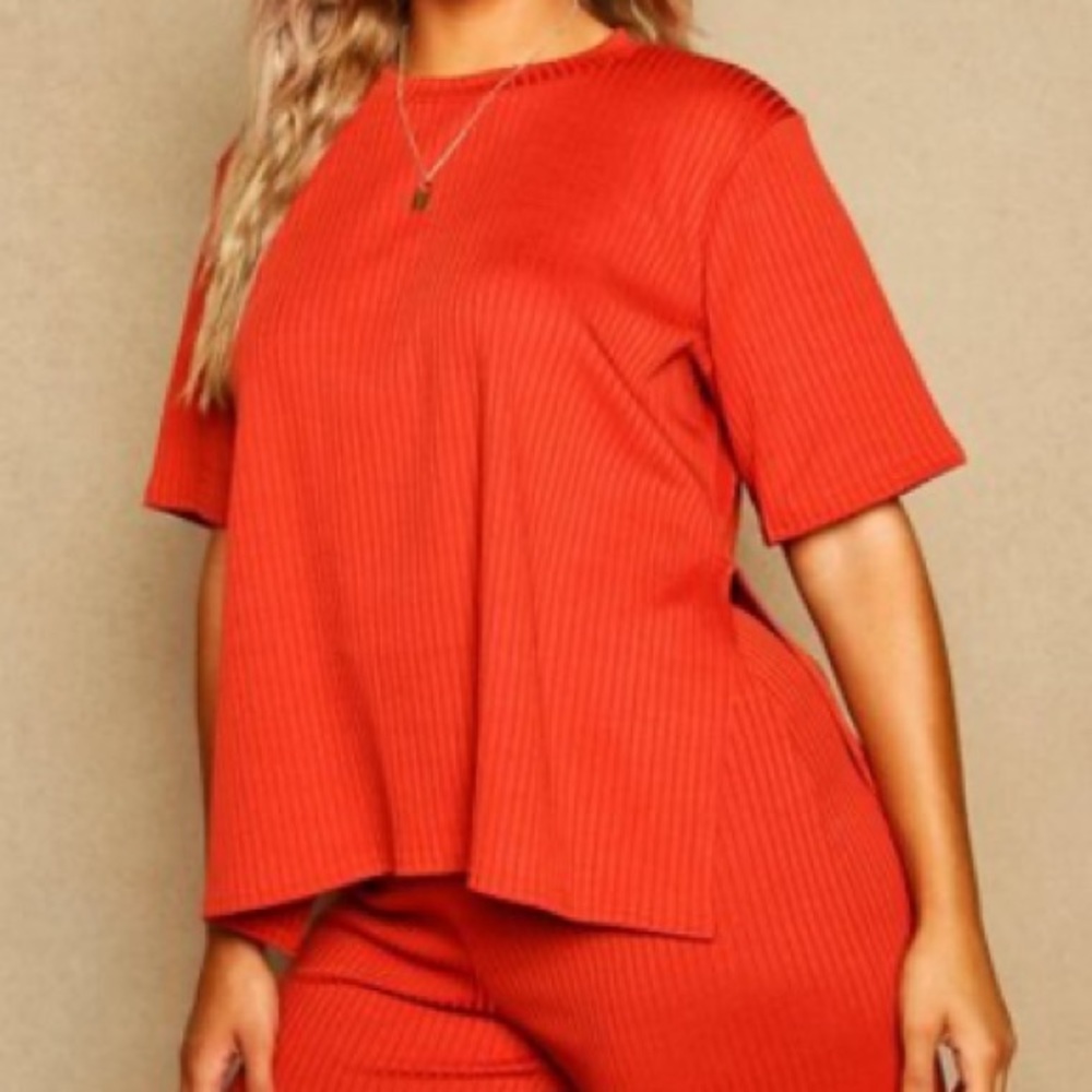 PLUS OVERSIZED SHORT SLEEVE RIBBED TEE